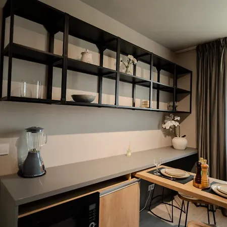 Ivory 8b2 Apartment *
