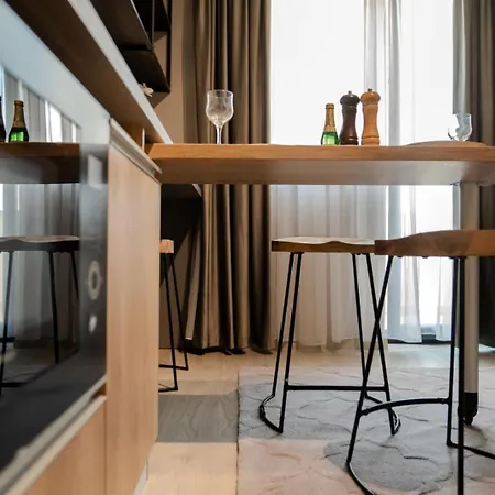 La Gloire By Blvd 8b2 - Premium Exclusive Comfort *