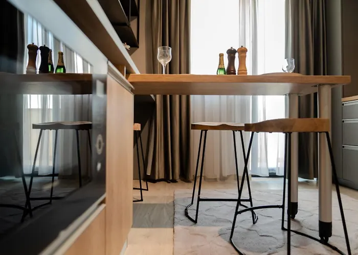 La Gloire By Blvd 8b2 - Premium Exclusive Comfort *